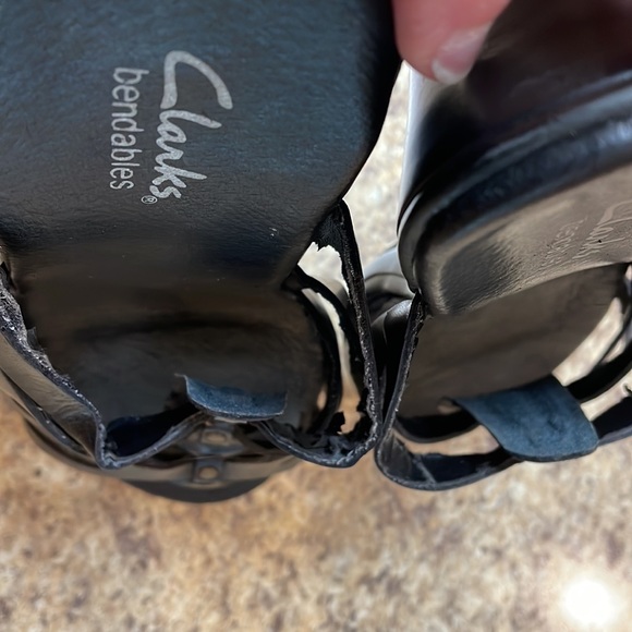 Clarks Bendables Black Slip On Heels. Size 8.5. Leather Upper. GUC - Picture 13 of 16